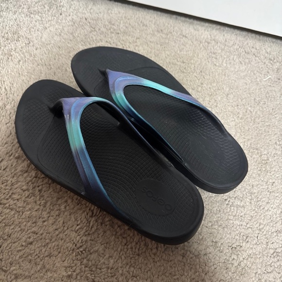 Black and Blue Flip Flops - Picture 1 of 6
